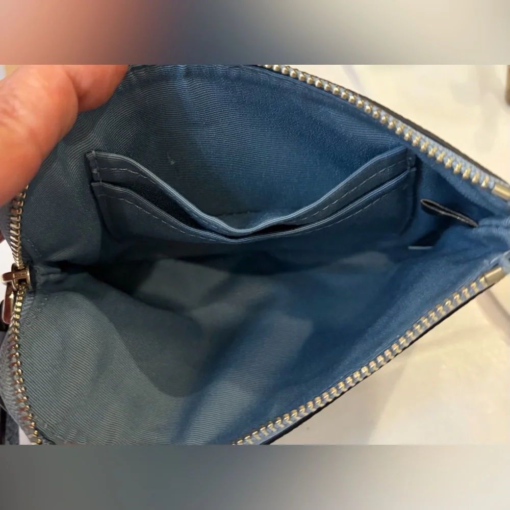 🩵NWOT COACH MEDIUM BLUE ZiIP-AROUND WRISTLET ~ COMES WITH COACH KEYCHAIN - Picture 9 of 12